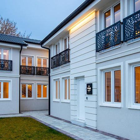 Garni Hotel Royal Crown Subotica Buitenkant foto