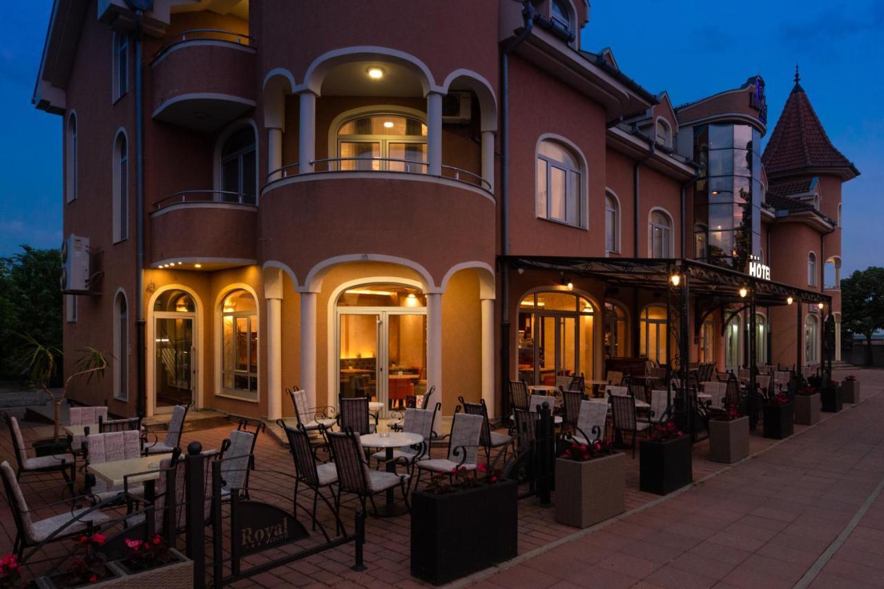 Garni Hotel Royal Crown Subotica Buitenkant foto