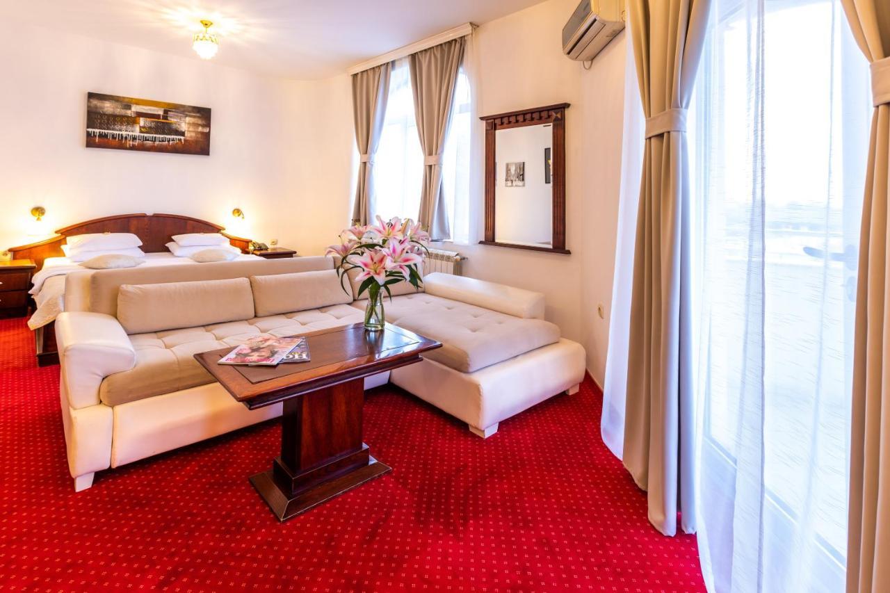 Garni Hotel Royal Crown Subotica Buitenkant foto
