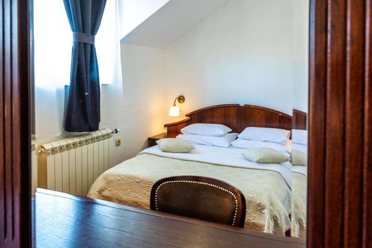 Garni Hotel Royal Crown Subotica Buitenkant foto