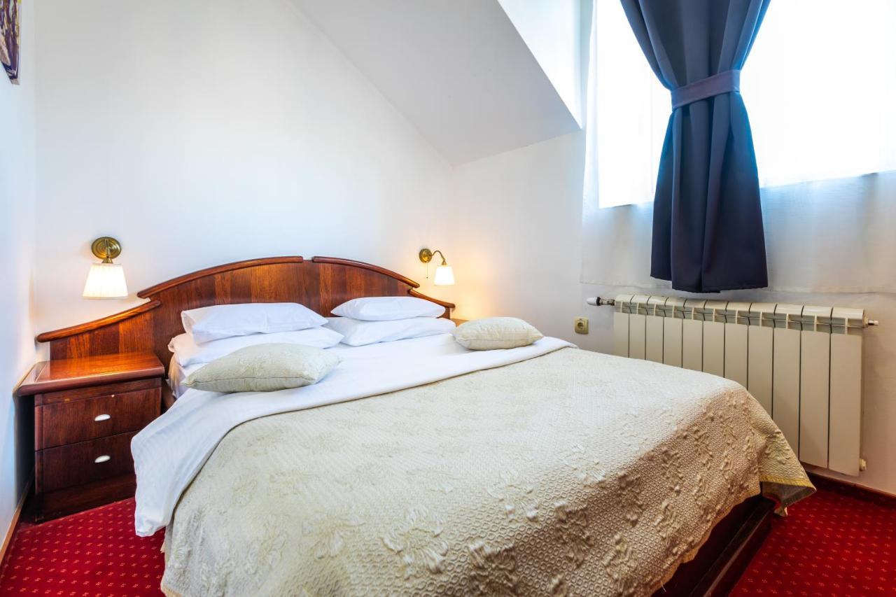 Garni Hotel Royal Crown Subotica Buitenkant foto