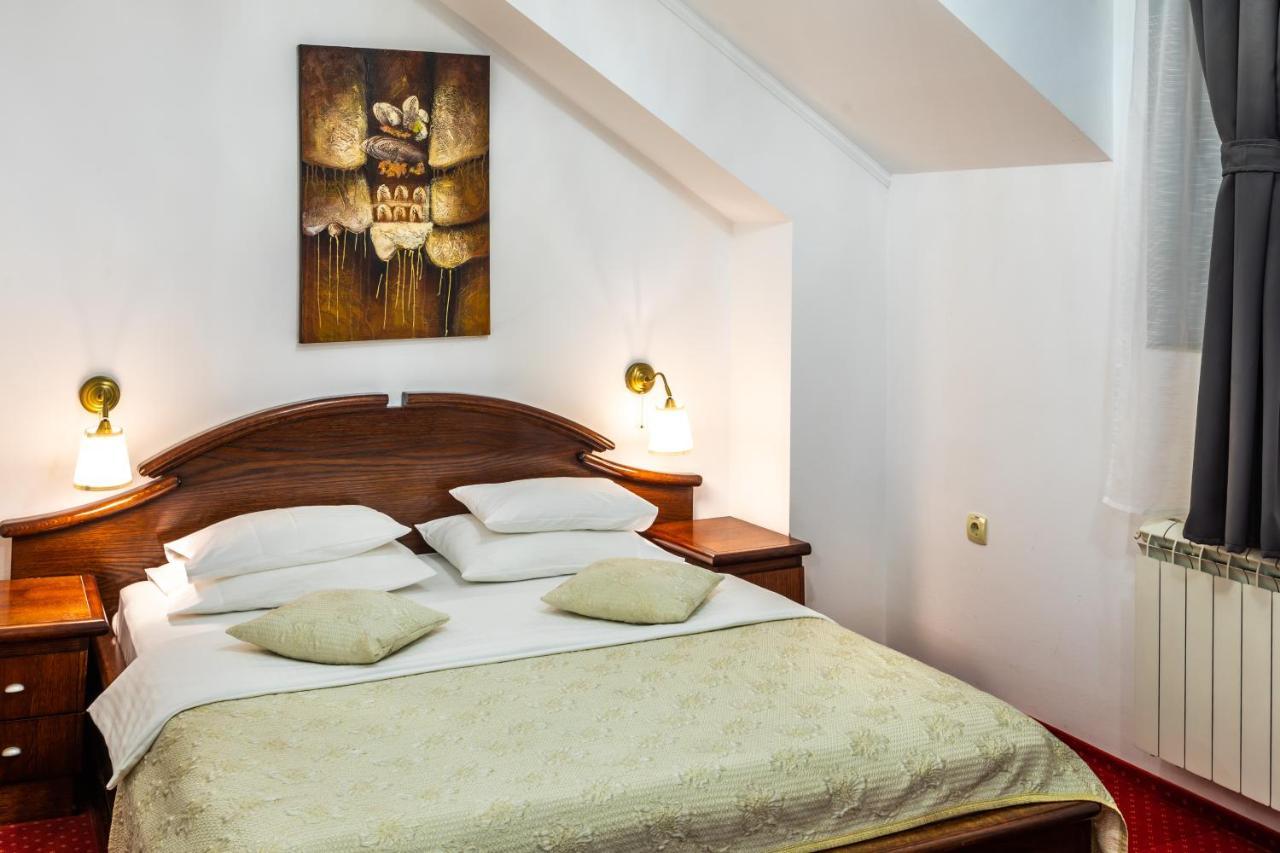 Garni Hotel Royal Crown Subotica Buitenkant foto