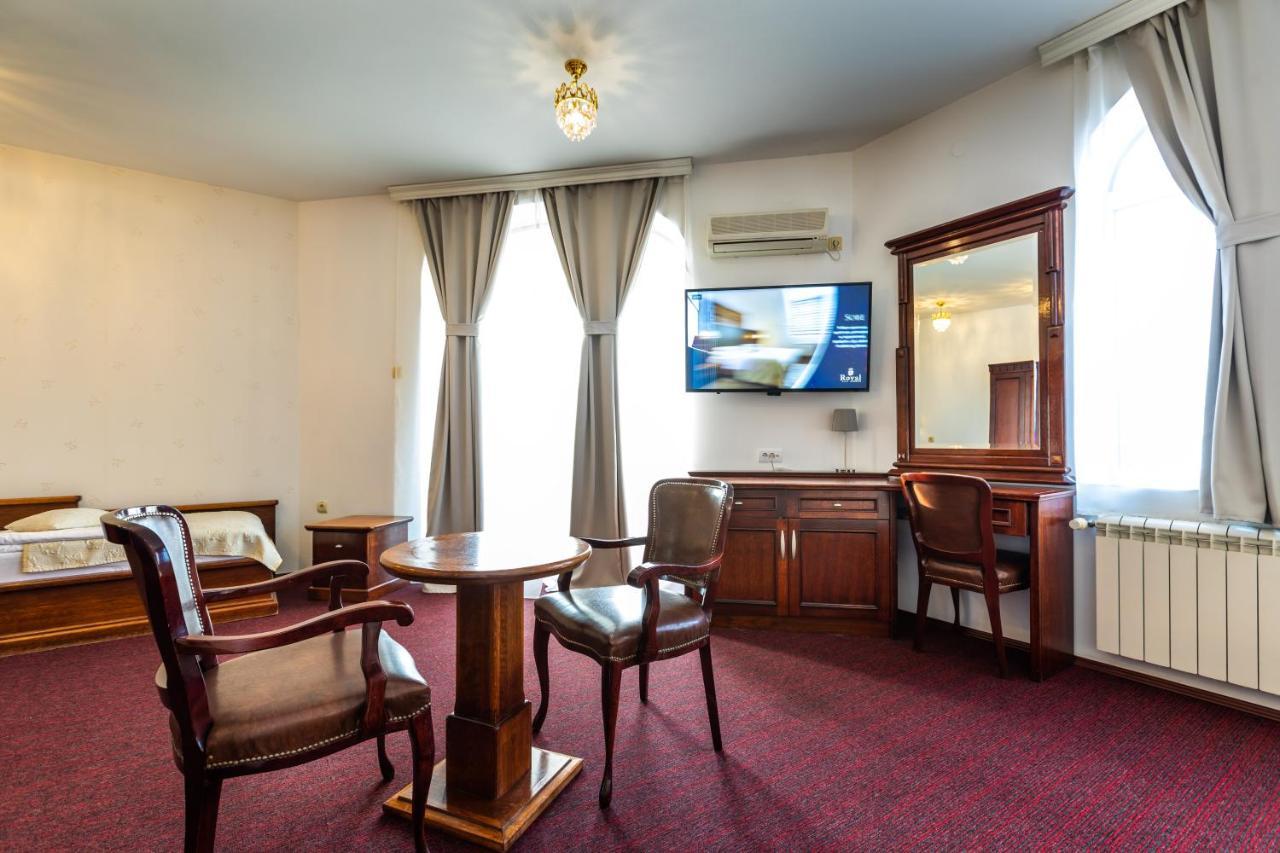 Garni Hotel Royal Crown Subotica Buitenkant foto
