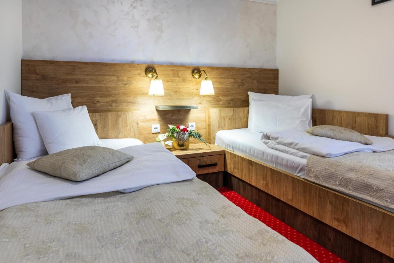 Garni Hotel Royal Crown Subotica Buitenkant foto