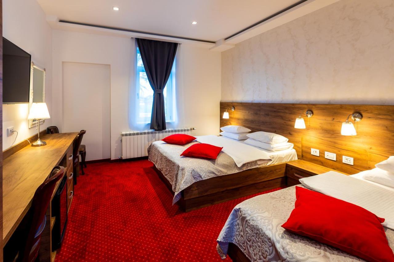 Garni Hotel Royal Crown Subotica Buitenkant foto