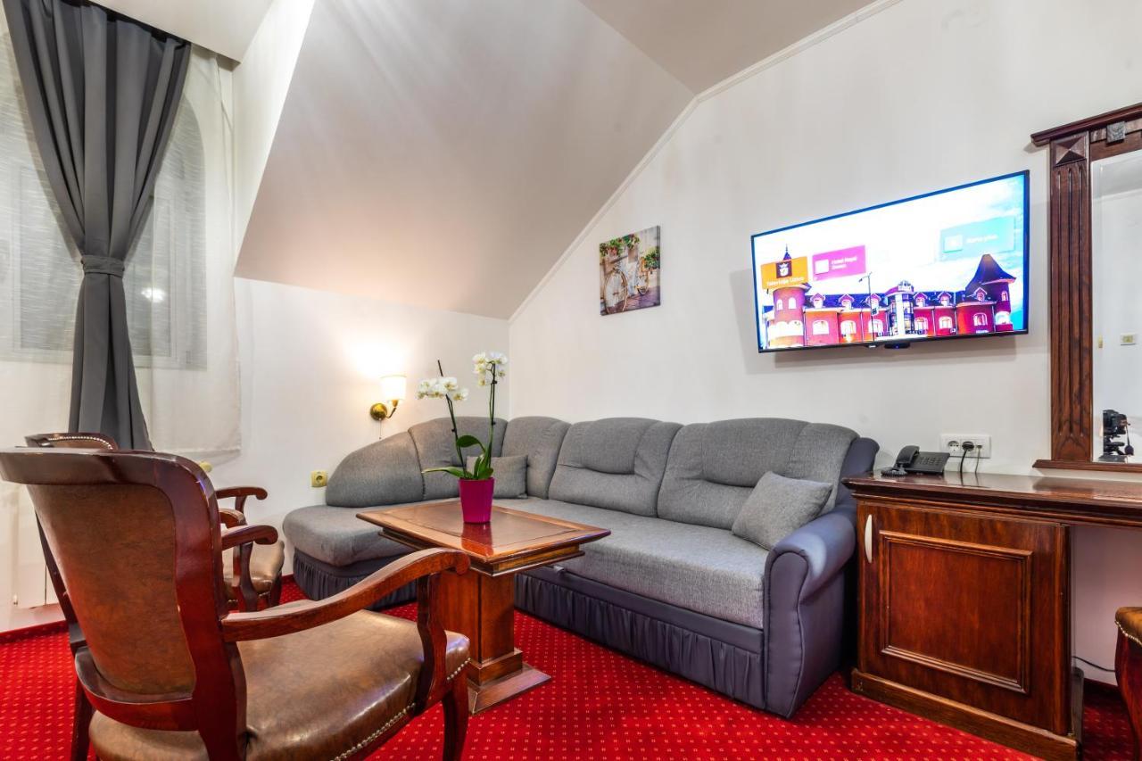 Garni Hotel Royal Crown Subotica Buitenkant foto