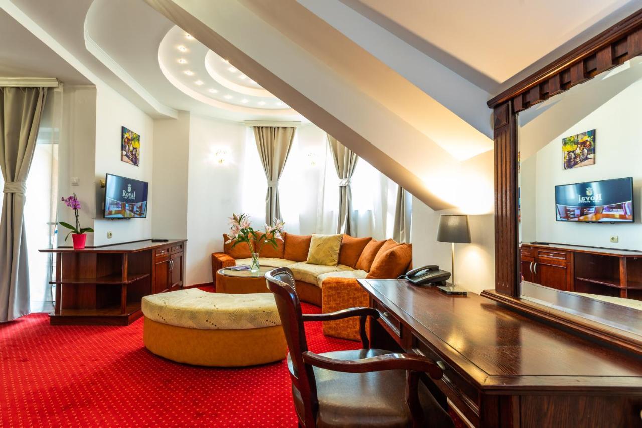 Garni Hotel Royal Crown Subotica Buitenkant foto