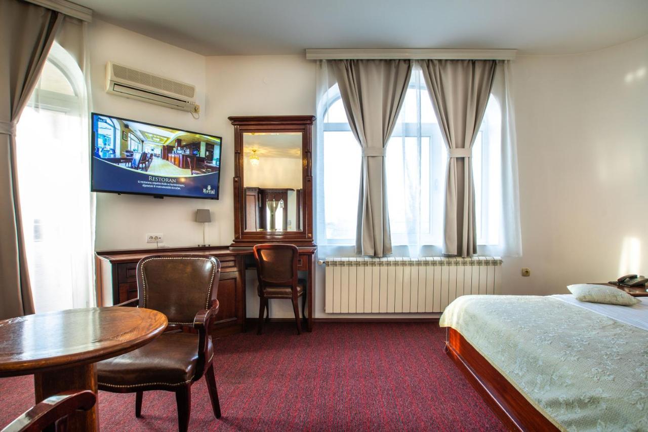 Garni Hotel Royal Crown Subotica Buitenkant foto