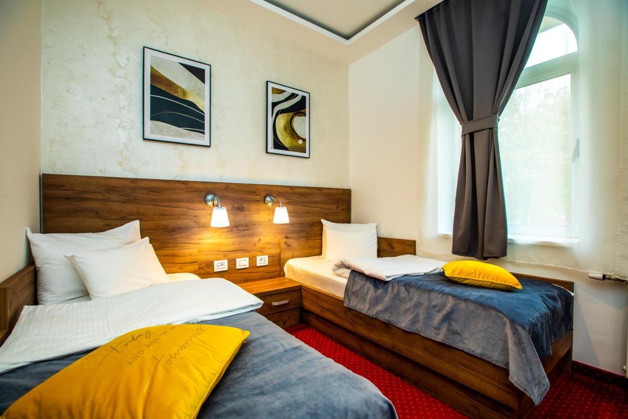 Garni Hotel Royal Crown Subotica Buitenkant foto