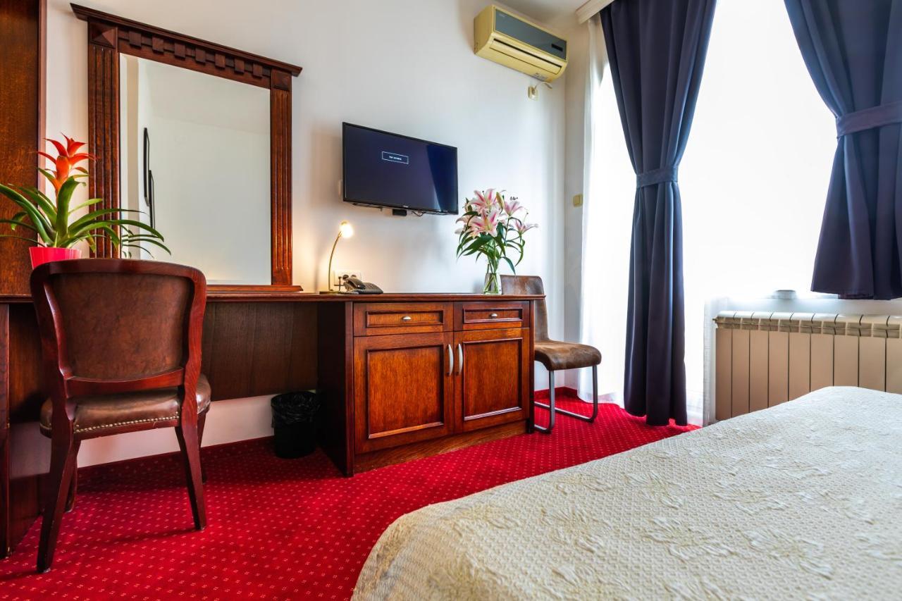 Garni Hotel Royal Crown Subotica Buitenkant foto