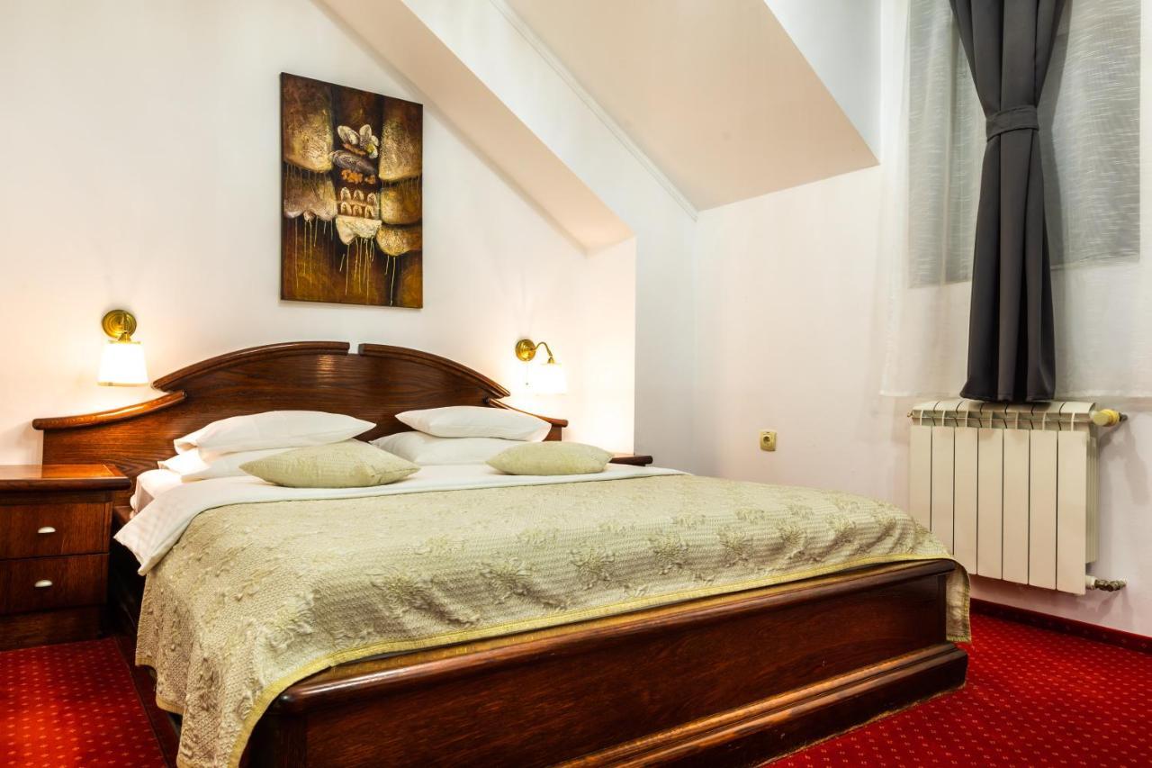 Garni Hotel Royal Crown Subotica Buitenkant foto