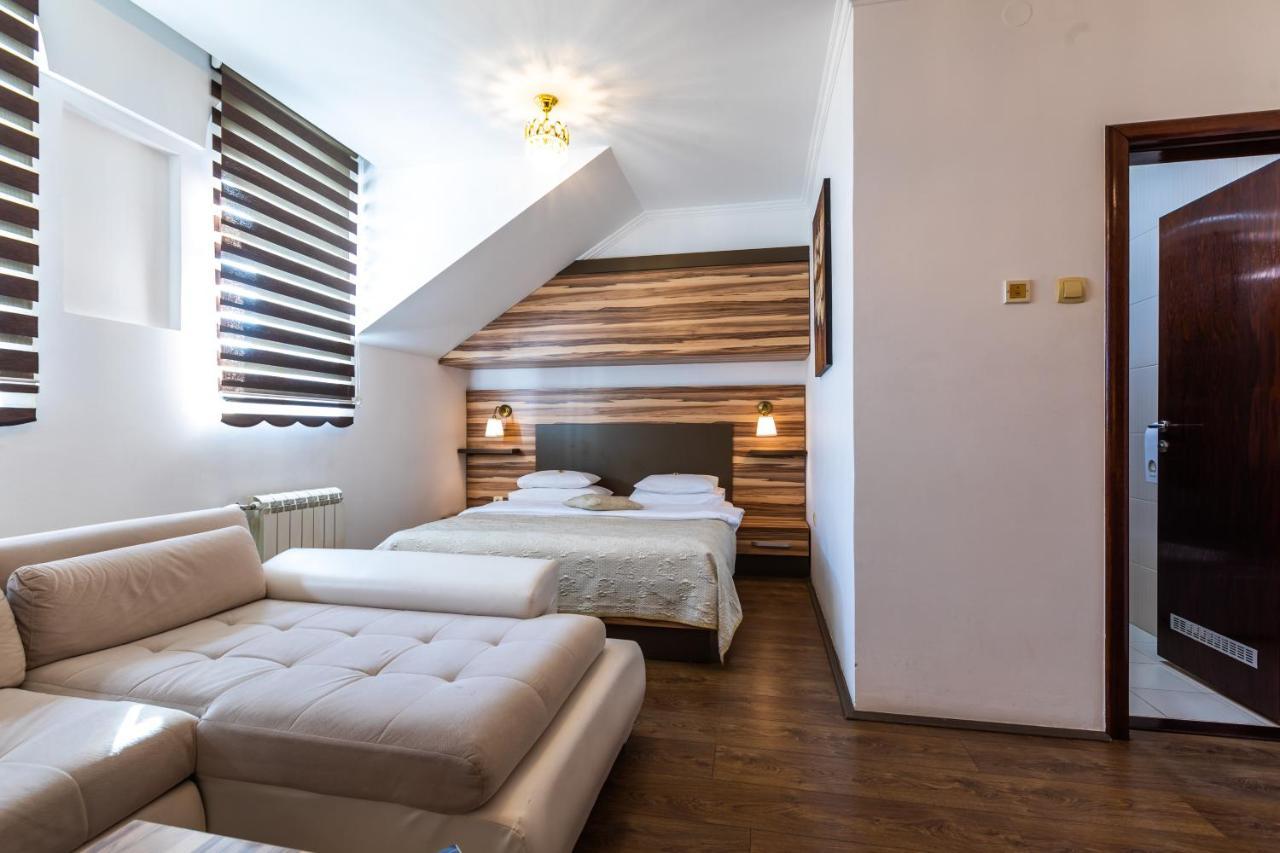 Garni Hotel Royal Crown Subotica Buitenkant foto