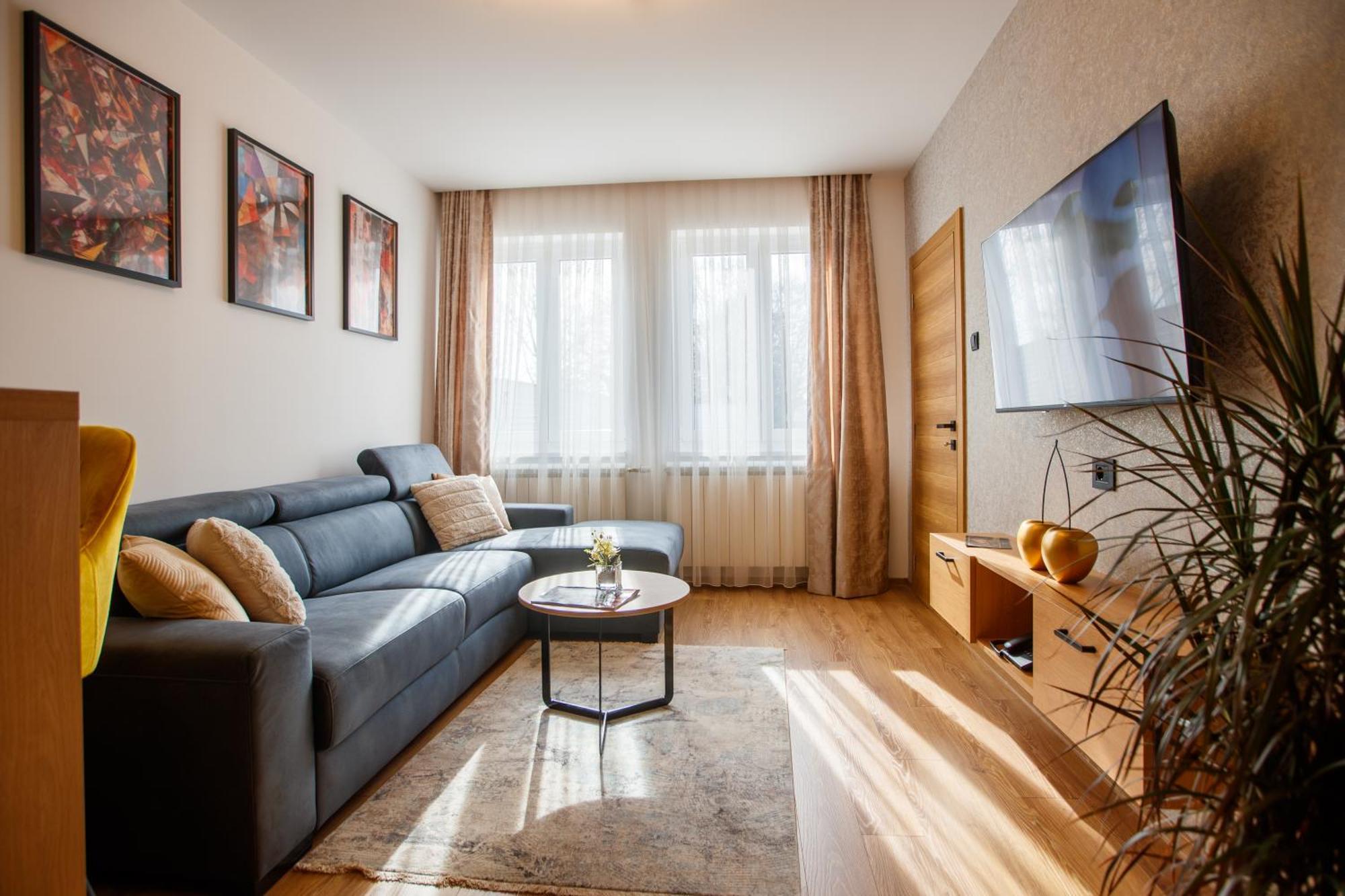Garni Hotel Royal Crown Subotica Buitenkant foto